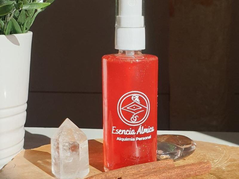 Bruma Origen Roja Esencia Álmica con madera, canela y cuarzo blanco y ahumado